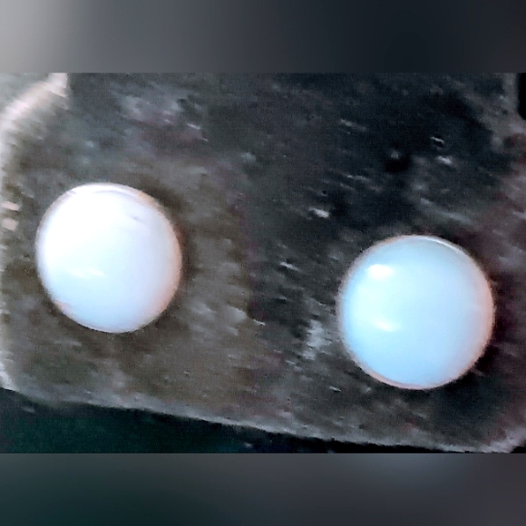 Green Jade Sterling Silver 925 Stud earrings - Picture 2 of 7